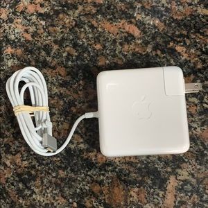 Apple MacBook AC Adapter/Charger